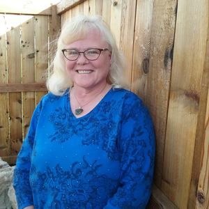 Meet your Posher, Lorie